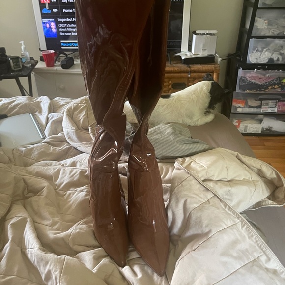 Pre owned worn only once Steve Madden thigh highs - Picture 2 of 5